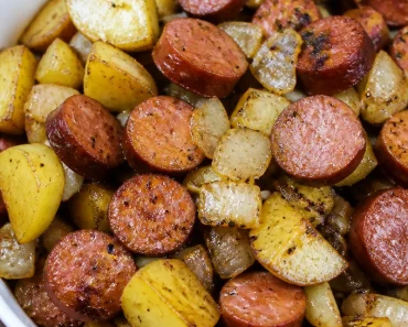 Easy Potato and Kielbasa Skillet