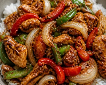 Black Pepper Chicken with Peppers and Onions | Family Dinner Ideas with Peppers, Easy Chicken Rice Pepper Recipes, Easy Black Pepper Chicken