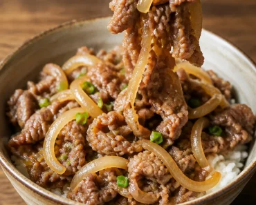 Gyudon (Japanese Beef Bowl)